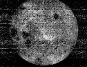 La face cachée de la Lune photographiée par la sonde Luna 3.