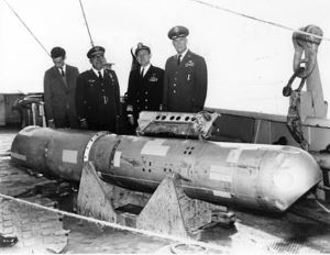 La bombe H retrouvée à 870 m de fond sur le pont de l'USS Petrel